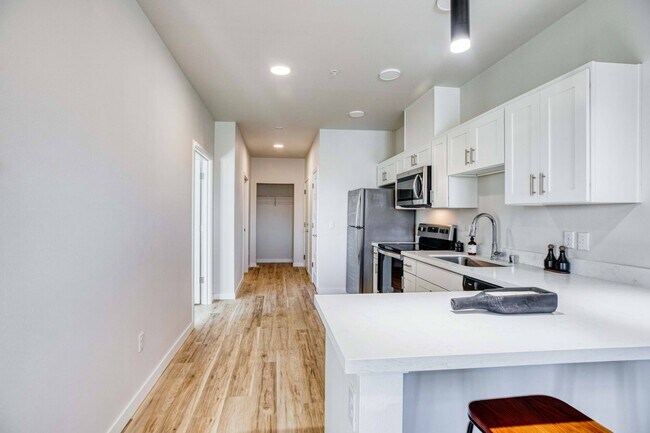 Photo - 7th and I Apartments