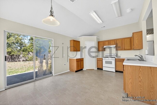 Photo - 9100 Warren Dr