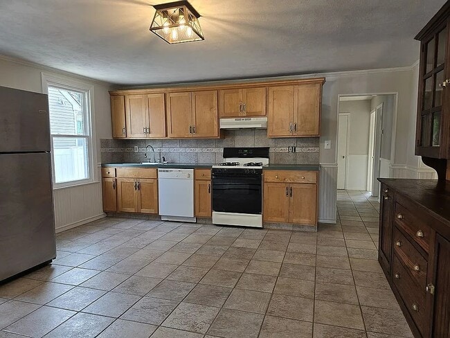 Photo - 84 Rollstone Ave