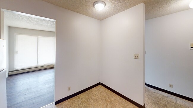 Photo - 5117-5144 44 St Unit 202