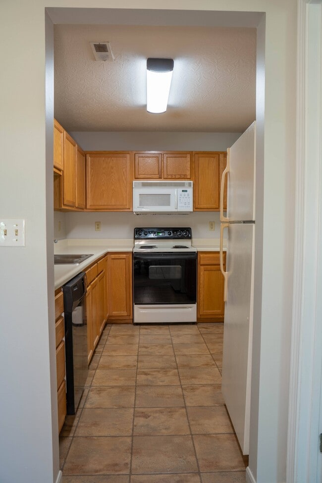 Photo - 100 N Rdg Dr Unit 2