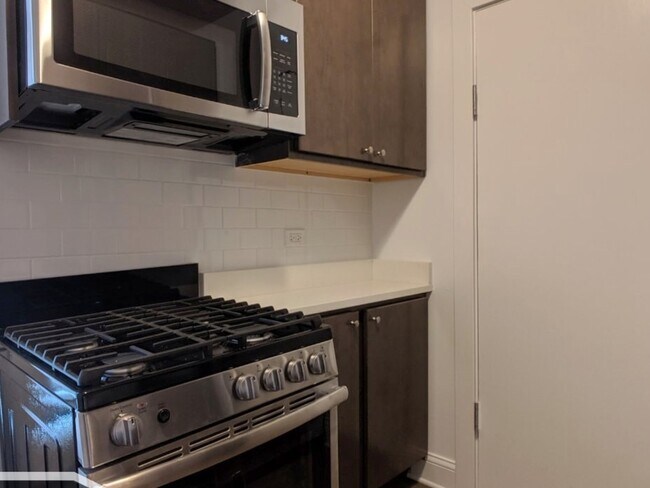 Photo - 2643 N Spaulding Ave Unidad 2W