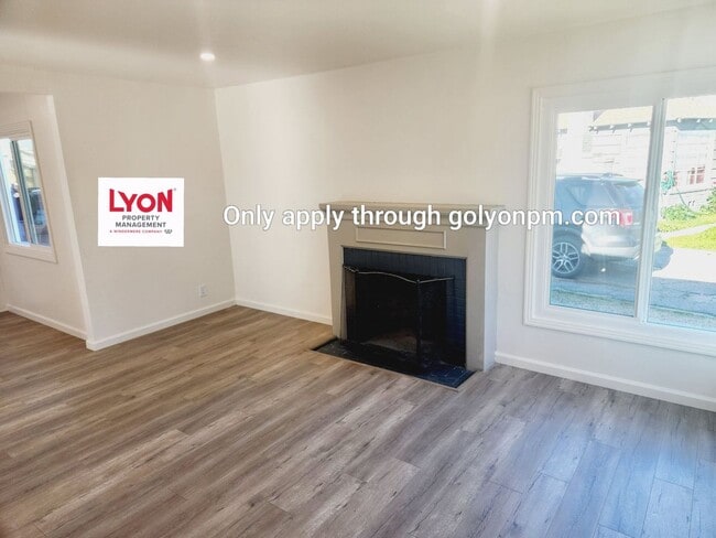 Photo - Fully renovated halfplex- Available Now!