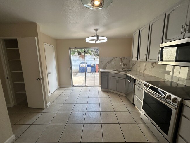 Photo - 2104 Sharon Way