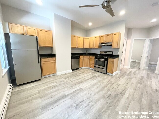 Photo - 180 Bolton St Condo
