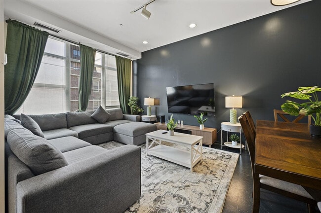 Photo - 160 E Berkeley St Unit SI ID1343275P