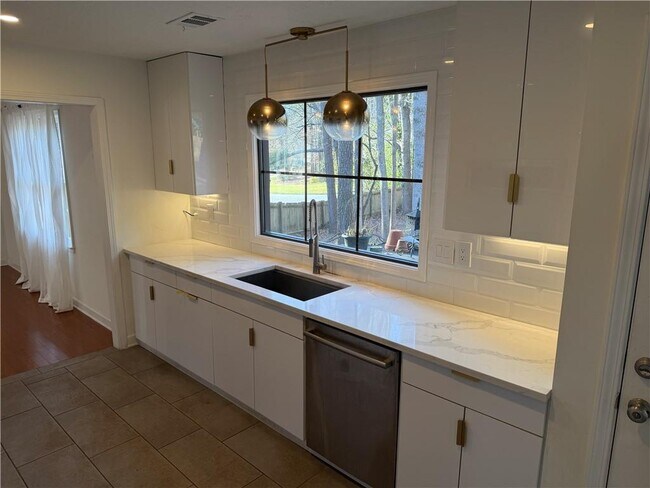 Photo - 2207 Heritage Trace Dr