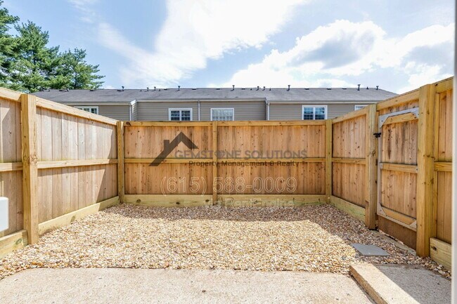 Photo - 2004 Granville Rd