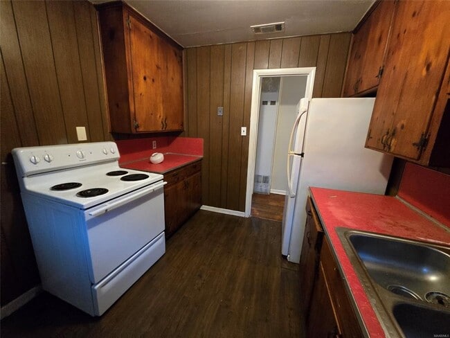 Photo - 2205 E 5th St