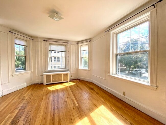 Building Photo - 30 Babcock St Unit 3