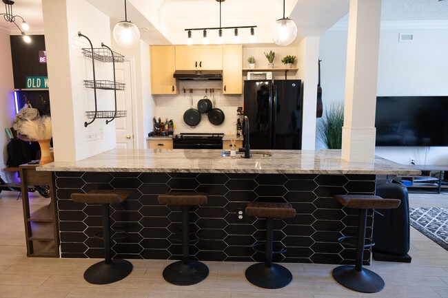 Photo - 533 NE 3rd Ave Unidad 206