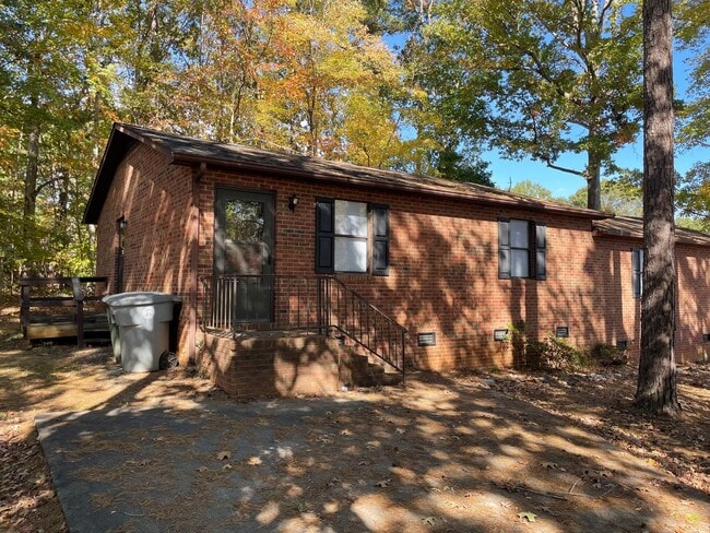 Building Photo - 352 Unit 224-B