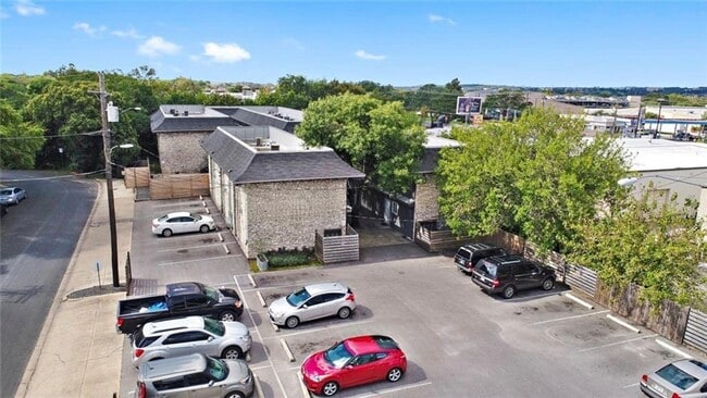 Building Photo - Midtown at The Domain 3 Bedroom 2 Bathroom, Townhouse: 100% Commissions + Move-In by 03/01/2026 &... Unit 108