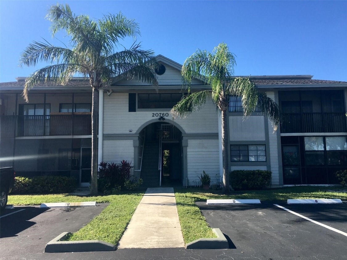 Photo - 20760 NE 4th Ct (Miami, FL)