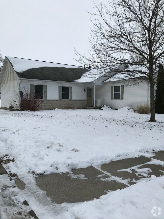 Building Photo - Country Setting 3 Bed/2 Bath Ranch In Wauseon Rental