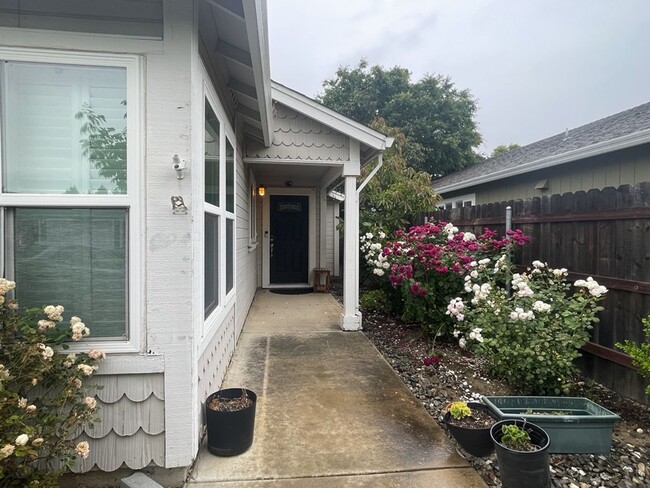 Photo - Fantastic East Davis 3 bedroom available for summer move in!