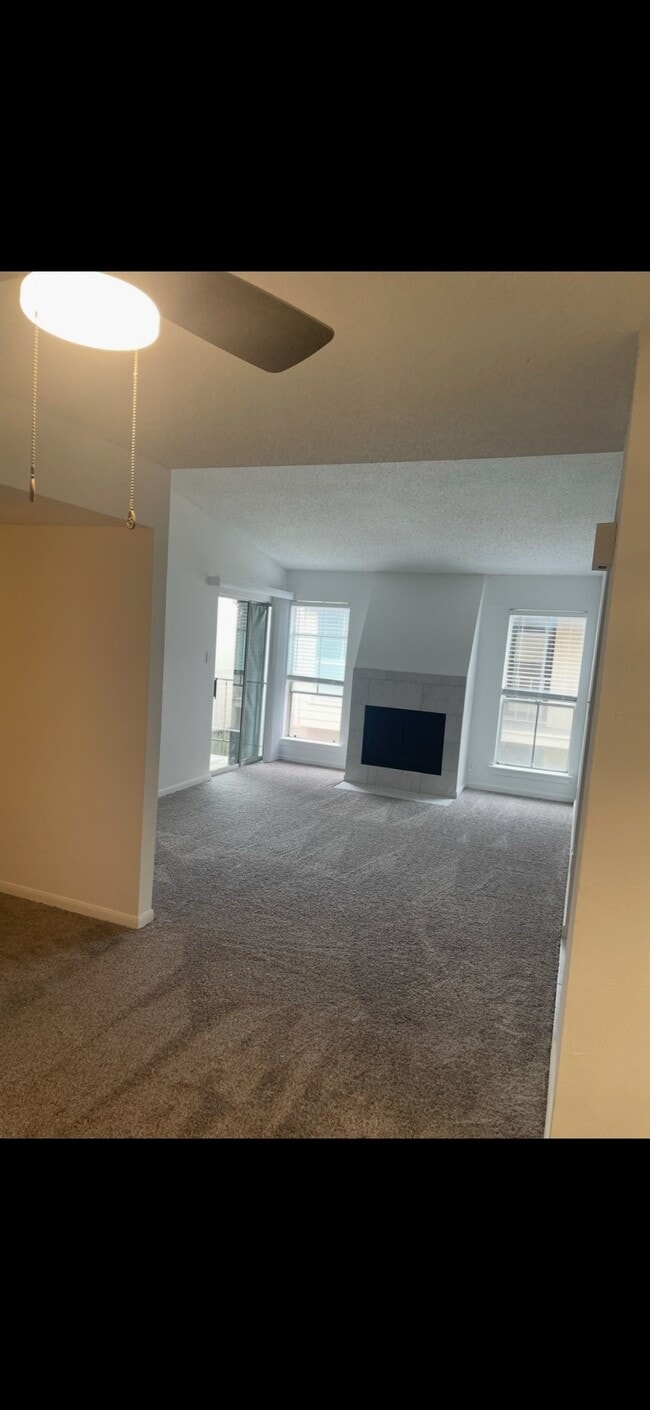 Building Photo - 700 Thicket Ln Unit 910