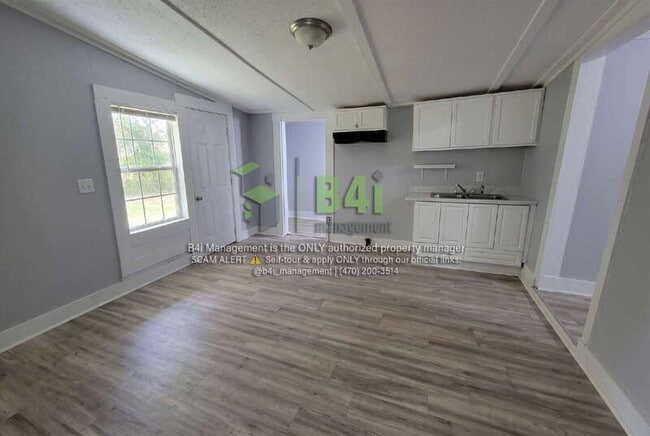Photo - 705 Barnesville St