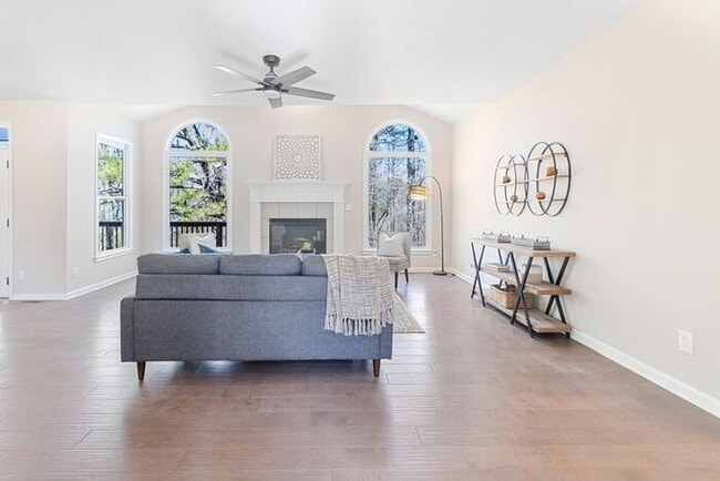 Photo - 3637 Green Pine Way