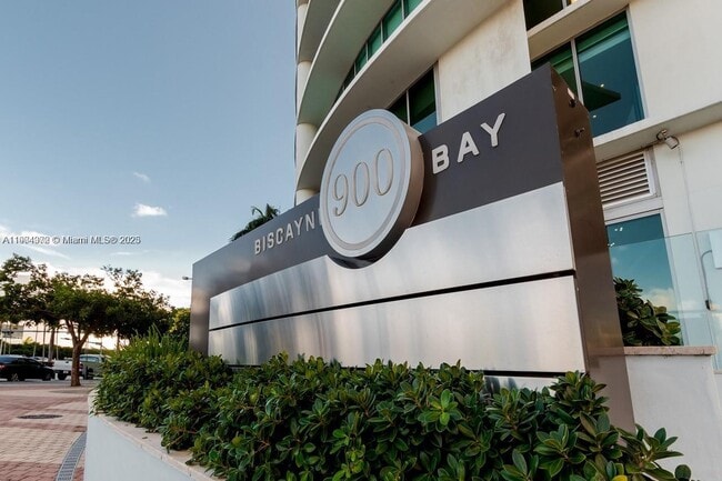 Building Photo - 900 Biscayne Blvd Unit 4112