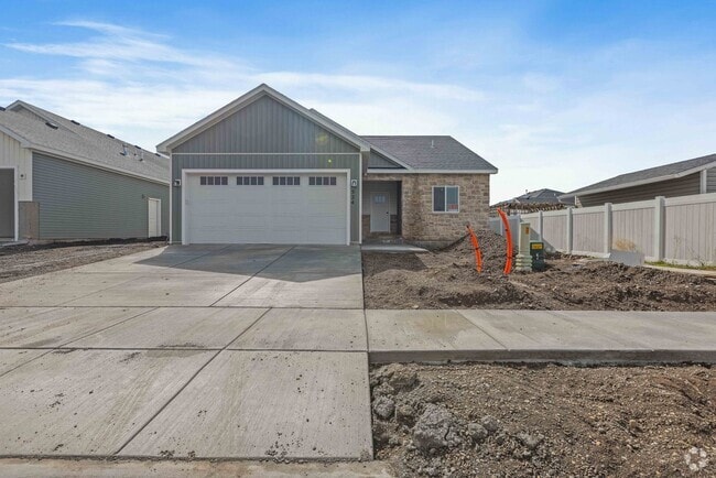 Building Photo - B524AG Unit DOWNSTAIRS Rental