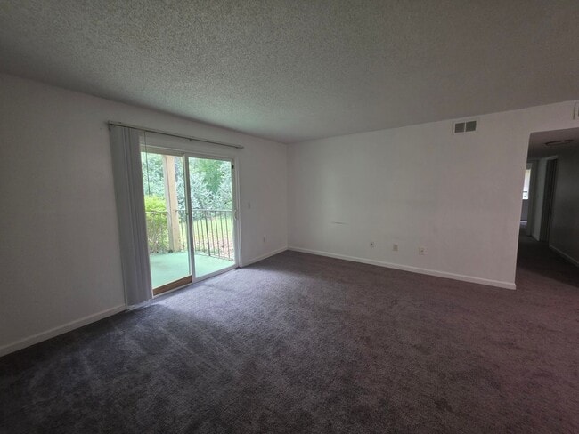 Building Photo - Section 8 Accepted!!