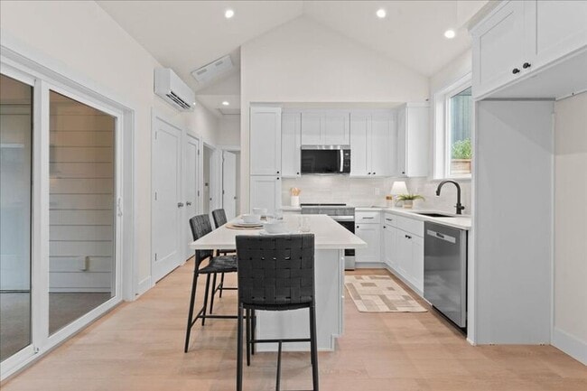 Photo - 6703 SE 69th Ave