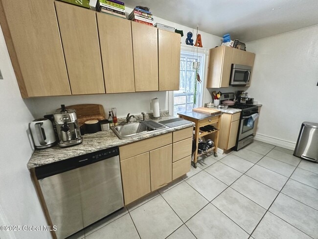 Photo - 305 Nelson Ave