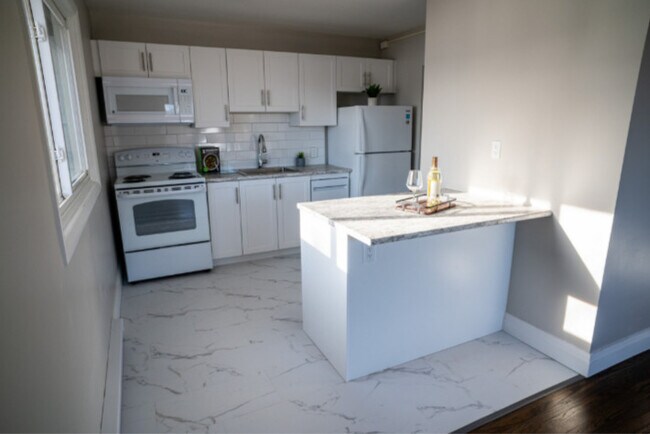 Photo - Elmira Apartments