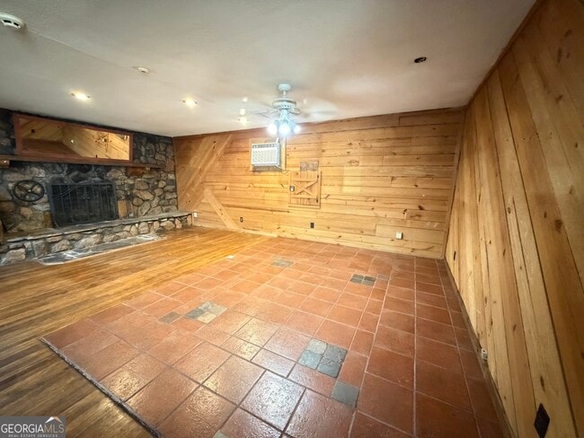 Photo - 1054 College Station Rd