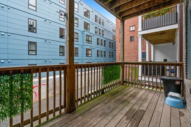 Photo - 338 Meridian St Unit 2