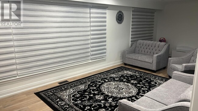 Photo - 1410 Larchview Trail