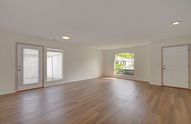 Photo - Beautiful Updated 2BR/2BA in 55+ Fisher Landing Community – Available Now! Unidad G12