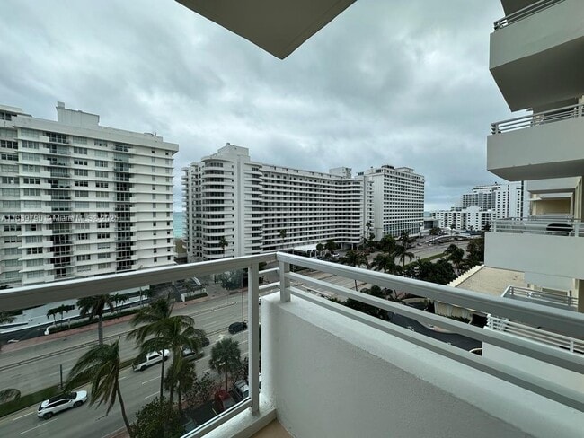 Photo - 5600 Collins Ave Unidad 10U