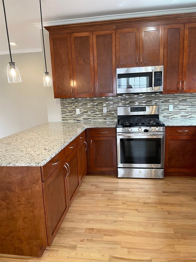 Photo - 734 COUNTY Ave