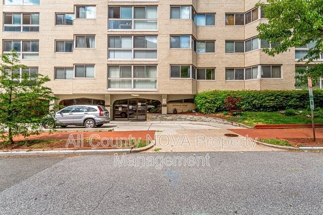 Photo - 922 24th St NW Unit 301