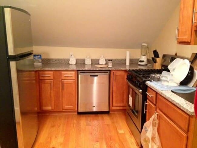 Avl NOW - Updated, spacious Studio near Br... - Avl NOW - Updated, spacious Studio near Br... Rental