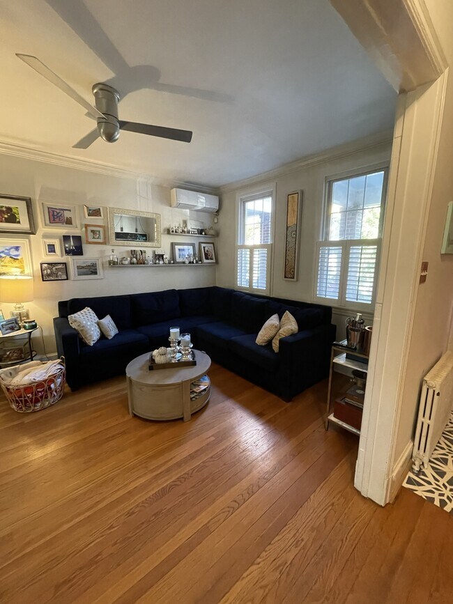 Photo - 1833 Burke St SE