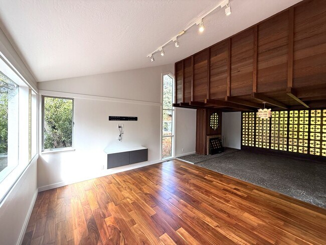 Photo - UNIQUE THREE BEDROOM TWO BATH MODERNIST MI...