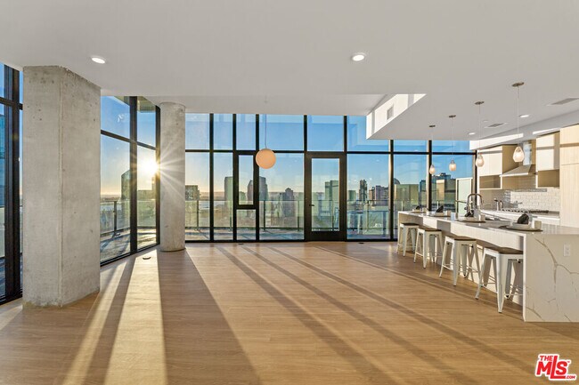 Photo - 675 Ninth Ave Unidad 2102