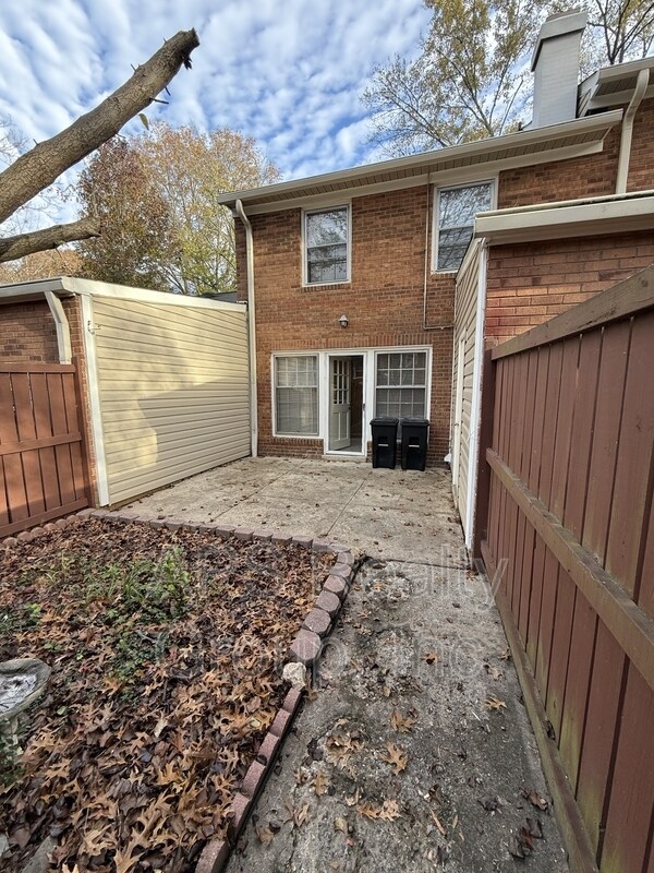 3990 Valley Ct