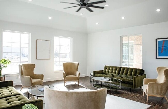 Photo - 9826 Clifden St