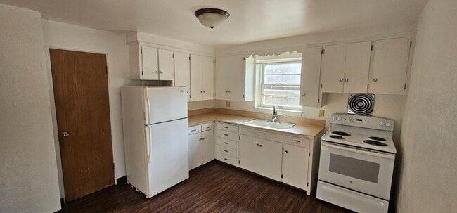Photo - 201 E Cecil St