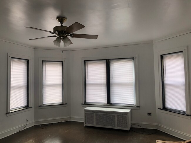 Photo - 6841 S Prairie Ave Unit 1