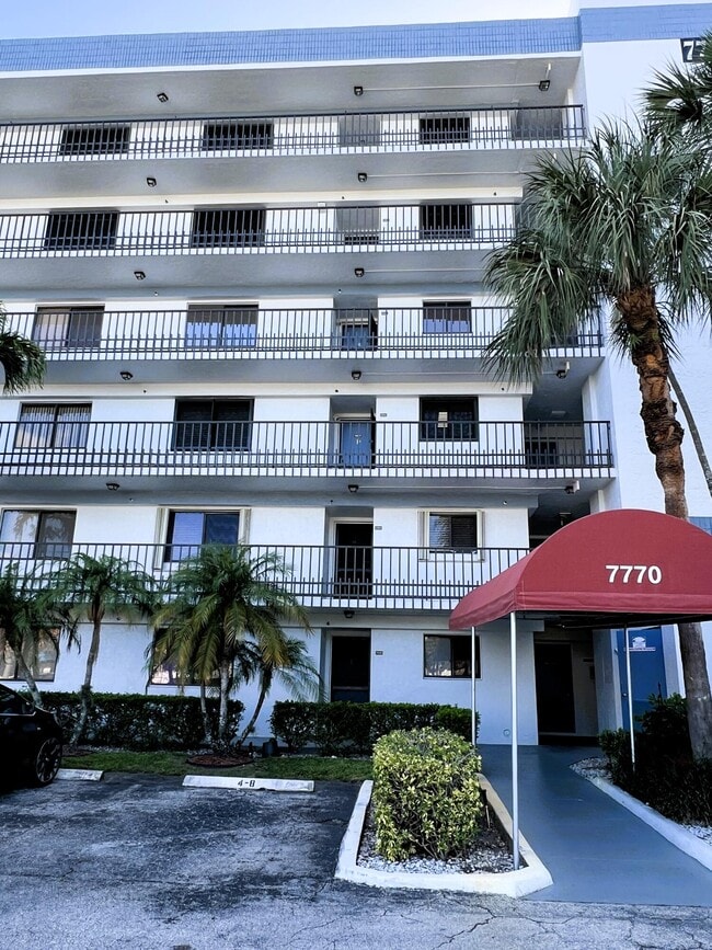 Building Photo - 7770 Tahiti Ln Unit 504