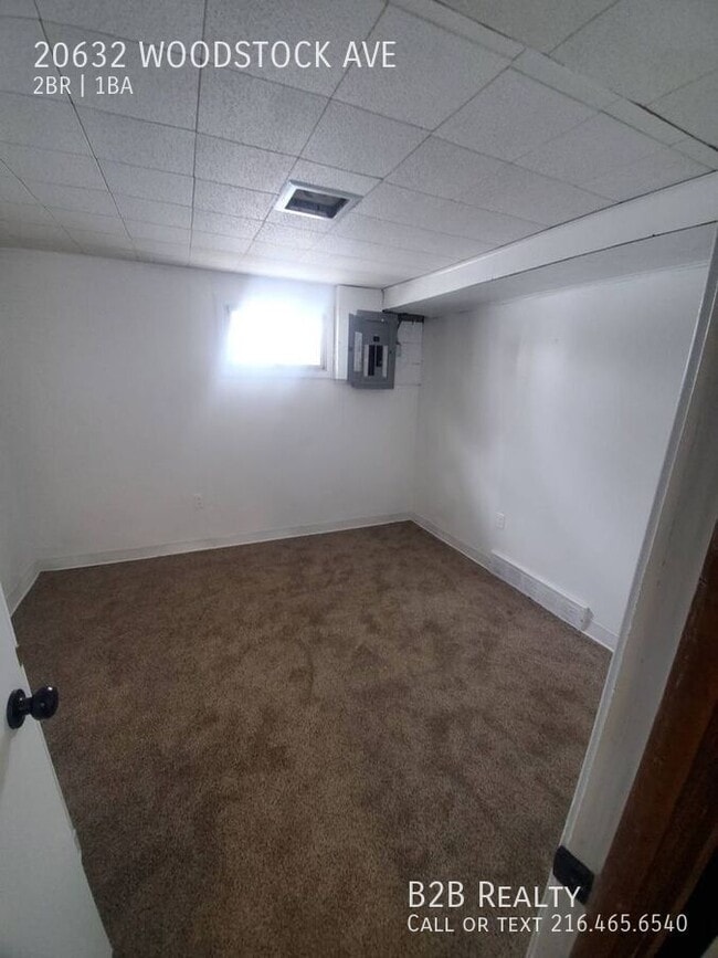 Photo - 20632 Woodstock Ave