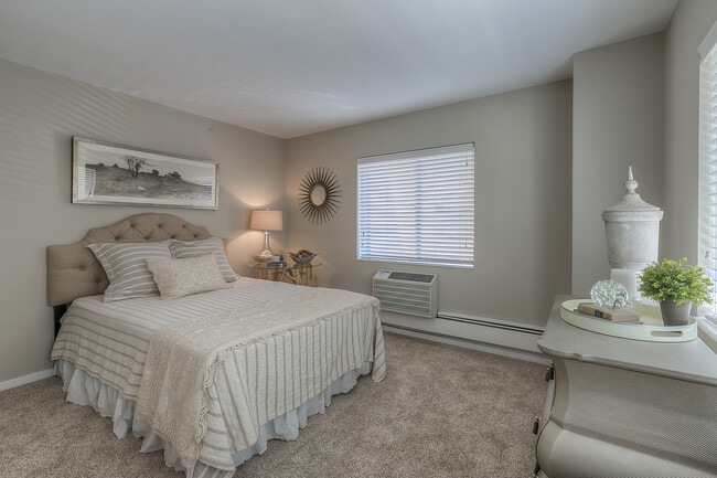 Photo - The Sunset Apartments