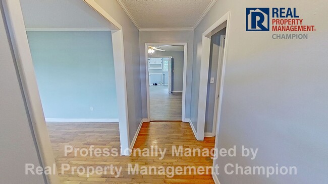 Building Photo - All Brick Ranch in the Heart of Hampstead