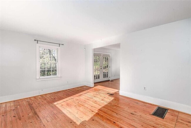 Photo - 2344 Ripplewater Dr SE