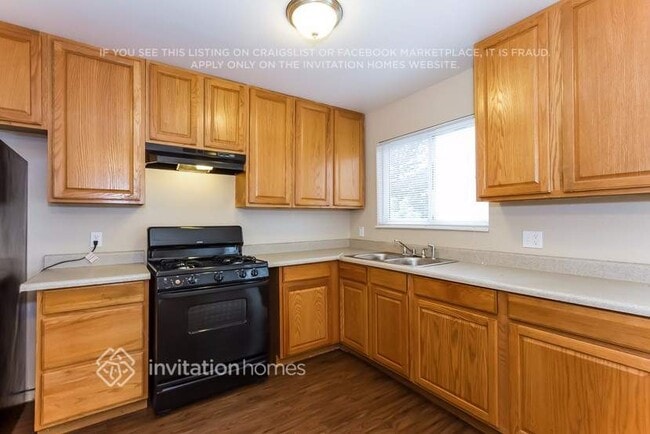 Photo - 9739 Steele St